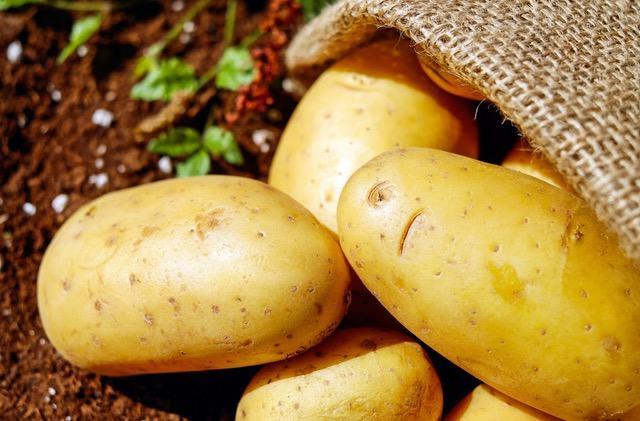 potatoes-vegetables-erdfrucht-bio-162673.jpg